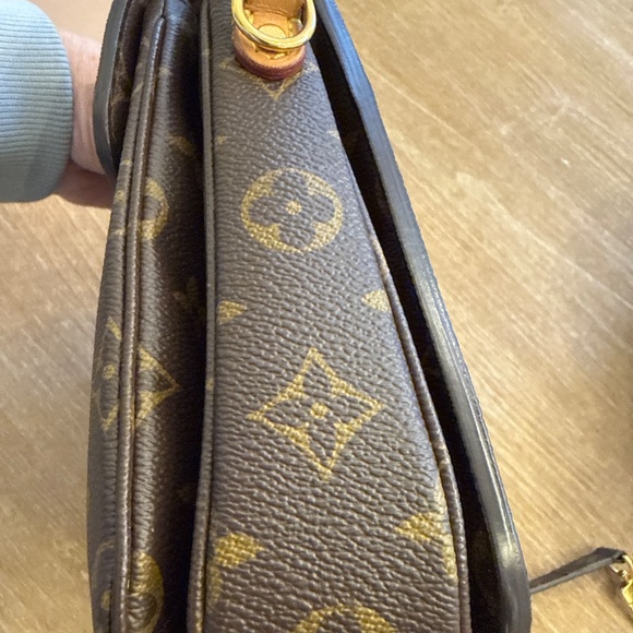 LV Pochette Métis - Picture 5 of 10